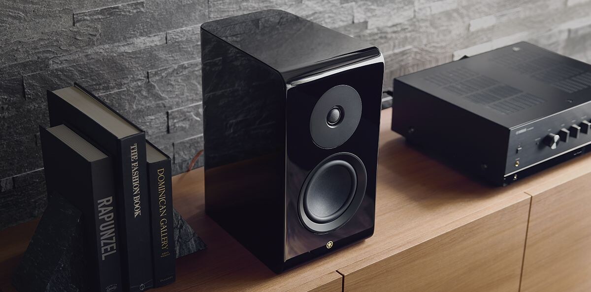 Lifestyle image of NS-600A speaker.